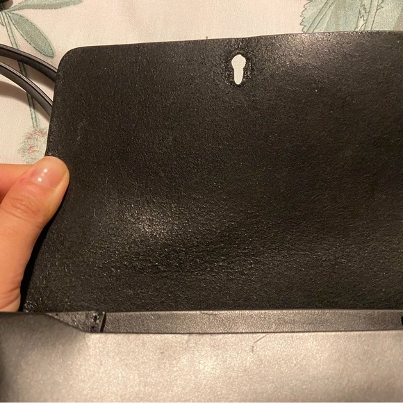 Aritzia (Auxiliary) black 100% cow leather crossbody bag - Picture 3 of 6